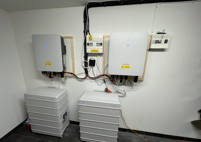 Maximizing Solar Power: Integrating Battery Storage Cells